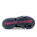 ニューバランス×ジェイデン・スミスの厚底スニーカー、モノトーンに“ショッキングピンク”のアクセント｜写真10