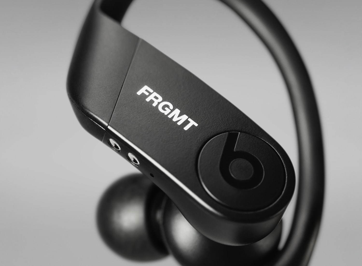 フラグメント デザイン(fragment design) Powerbeats Pro｜写真4