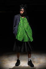 コム・デ・ギャルソン オム プリュス 2021-22年秋冬コレクション、暗闇に差す光｜写真37