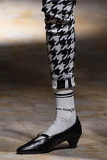 コム・デ・ギャルソン オム プリュス 2021-22年秋冬コレクション、暗闇に差す光｜写真46