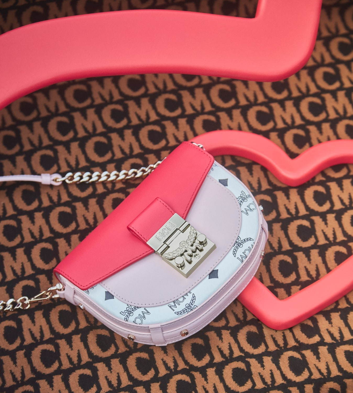 MCM エムシーエム2021年バレンタイン 限定モデル バックパック ※注意あり