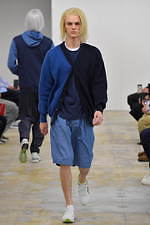 コム デ ギャルソン・シャツ 2021-22年秋冬コレクション - 気軽に、楽しく身に纏う｜写真9