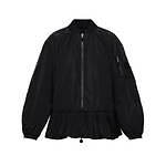 モンクレールのウィメンズ新作、プリーツボンバージャケットや華やかピンクのダウンコート｜写真8