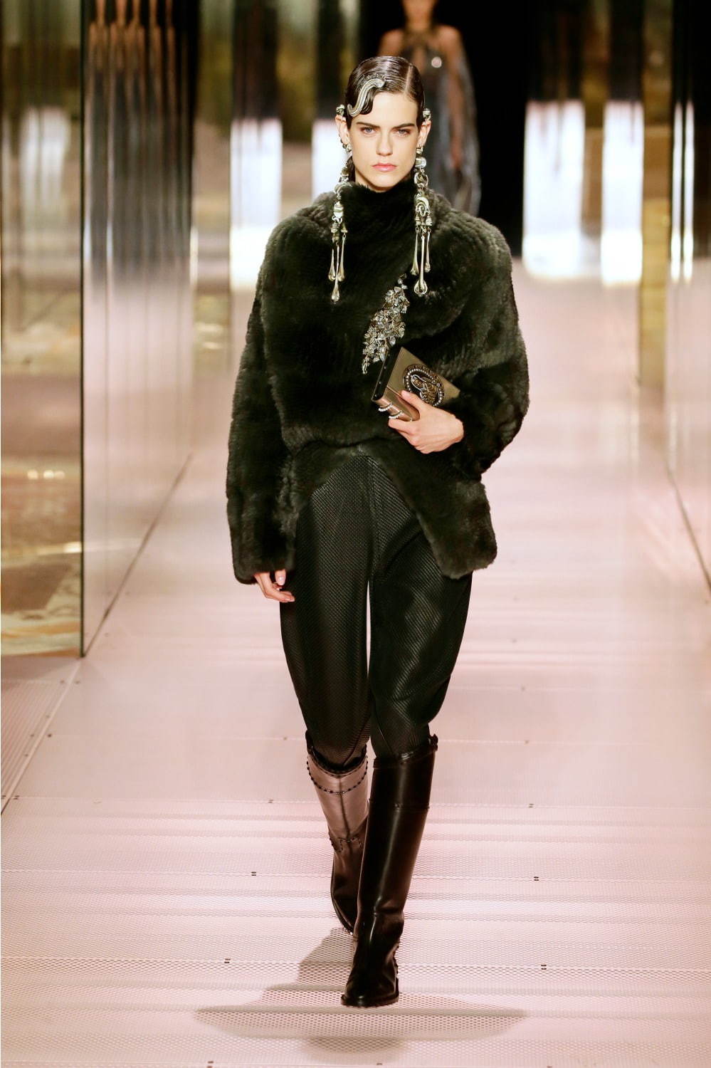 フェンディ オートクチュール(FENDI Haute Couture ) 2021年春夏ウィメンズコレクション  - 写真2