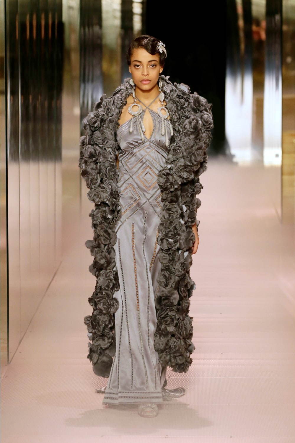 フェンディ オートクチュール(FENDI Haute Couture ) 2021年春夏ウィメンズコレクション  - 写真13