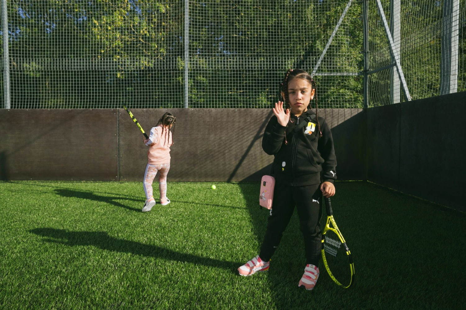 プーマ×ピーナッツ、“スヌーピー”がバスケットボールを楽しむスニーカー＆テニスで遊ぶフーディー｜写真96