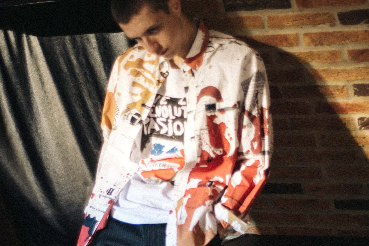 ユニフォーム エクスペリメント×アスガー・ヨルン、アートプリントシャツやMA-1ジャケットなど