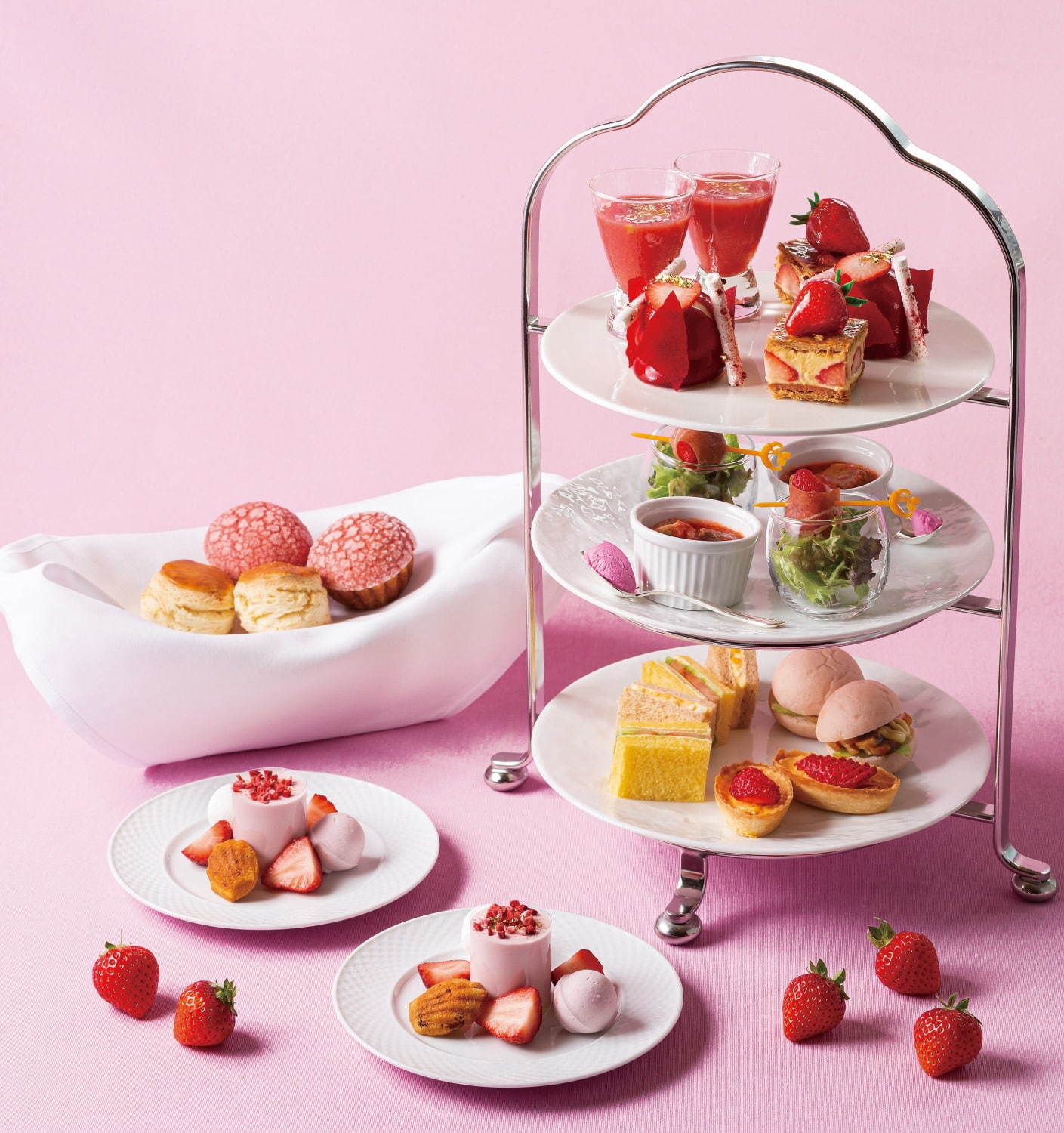 Strawberry Afternoon Tea Season 2　5,500円
※消費税込、サービス料別