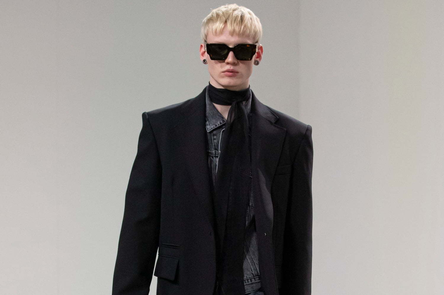 オフ-ホワイト  2021年春夏 ウィメンズ&メンズ コレクション