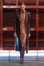 オフ-ホワイト c/o ヴァージル アブロー 2021年春夏メンズ＆ウィメンズコレクション｜写真25