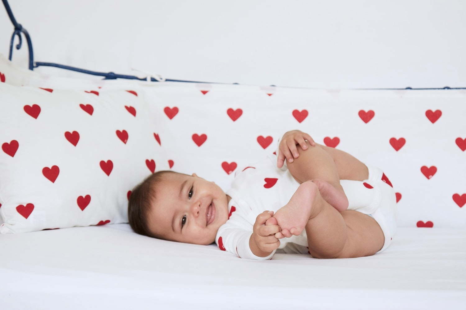 プチバトー新作ルームウェア、ハート柄&‟パリの名所”ノートルダム寺院モチーフ入りキャミなど