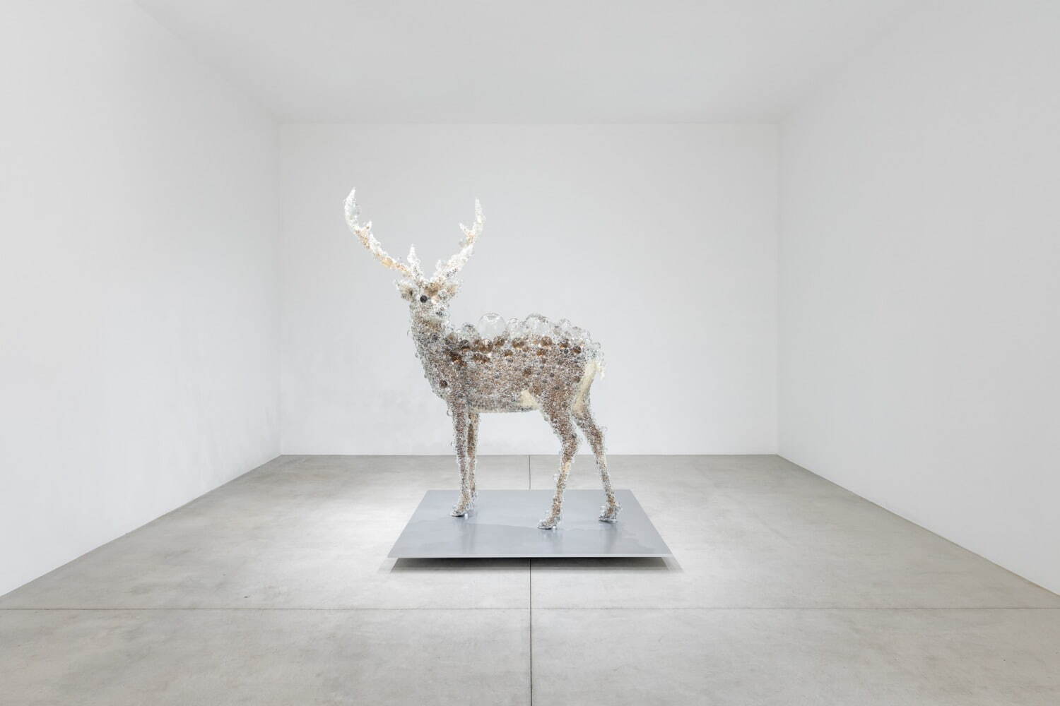 名和晃平《PixCell-Deer#52》
撮影：小山田邦哉
2018, mixed media, H2173 ×W1896 ×D1500mm