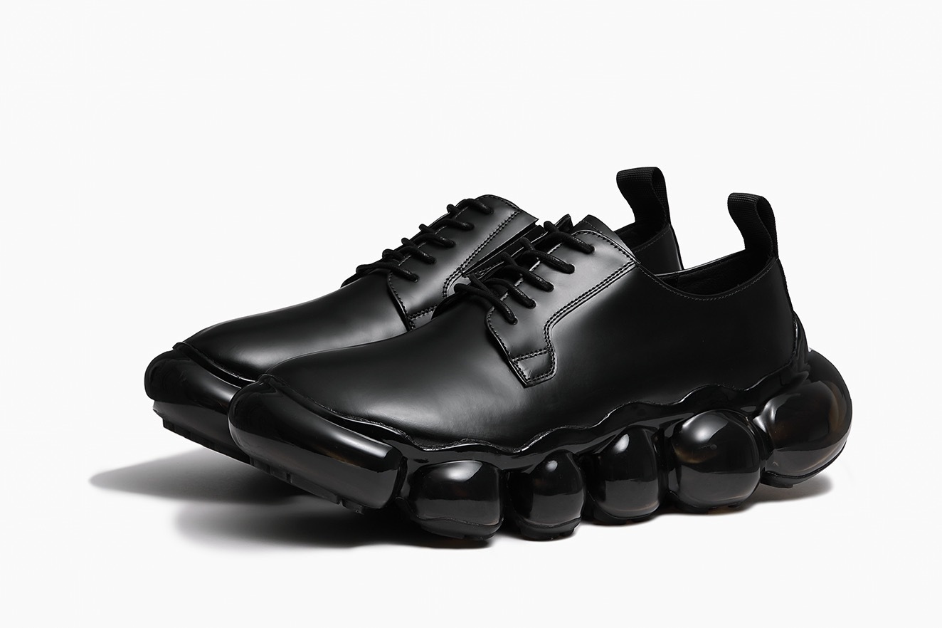 ティーエイチ×グラウンズの“ぷっくりソール”シューズ、ドレッシーなレザーアッパーで