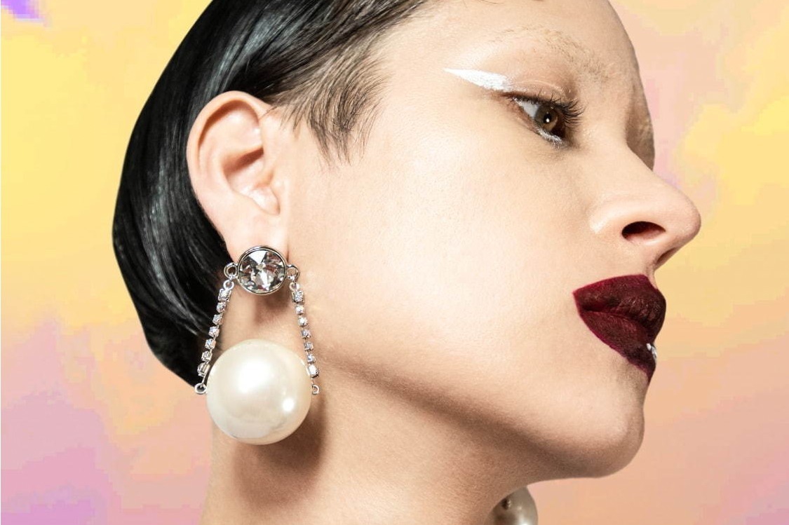 パメオポーズ「タロットカード」モチーフのハート女帝アクセサリーや“吊るされた男”ピアス