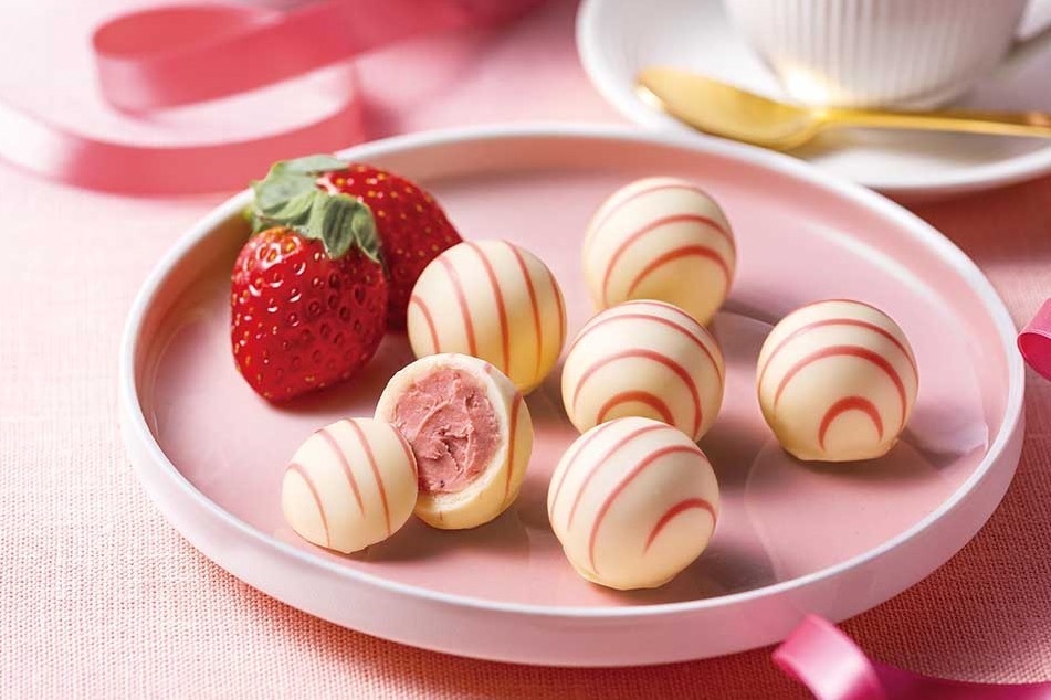 トリュフ｜銀のぶどう“苺ミルクをひと口でほおばる”「苺のトリュフ」甘酸っぱい苺ガナッシュ×ホワイトショコラ