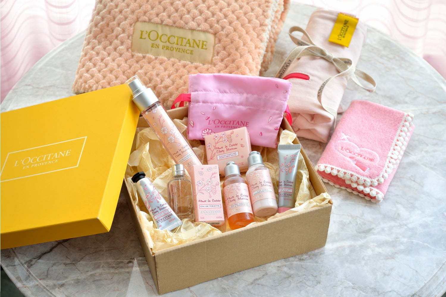 お花見｜ホテル椿山荘東京×ロクシタンの桜ステイプラン、「チェリーブロッサム」の香りに浸る“お花見バスタイム”