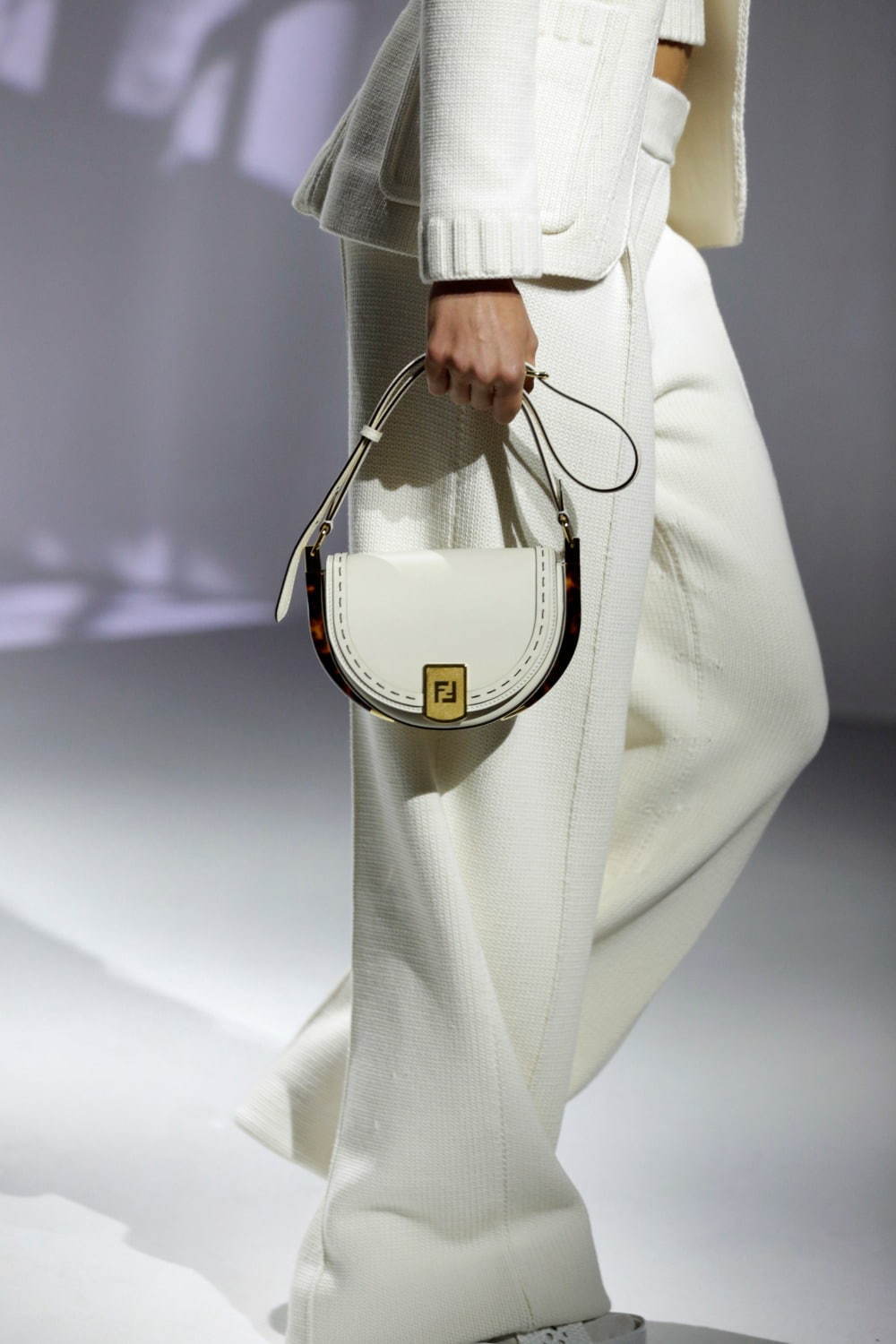 フェンディ(FENDI) ムーンライト｜写真19