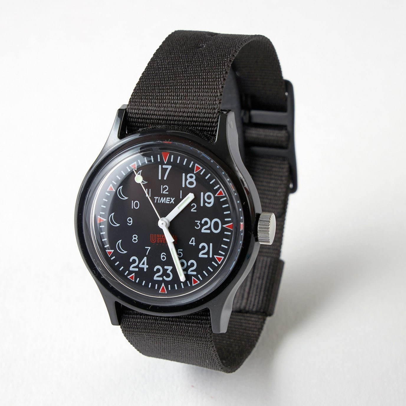 タイメックス×ユニバーサルオーバーオールの腕時計、ブラック＆オレンジの付替えベルト2種付属｜写真3