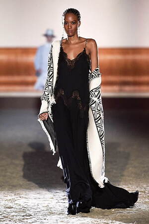 エリザベッタ フランキ(ELISABETTA FRANCHI) 2021-22年秋冬ウィメンズコレクション  - 写真53