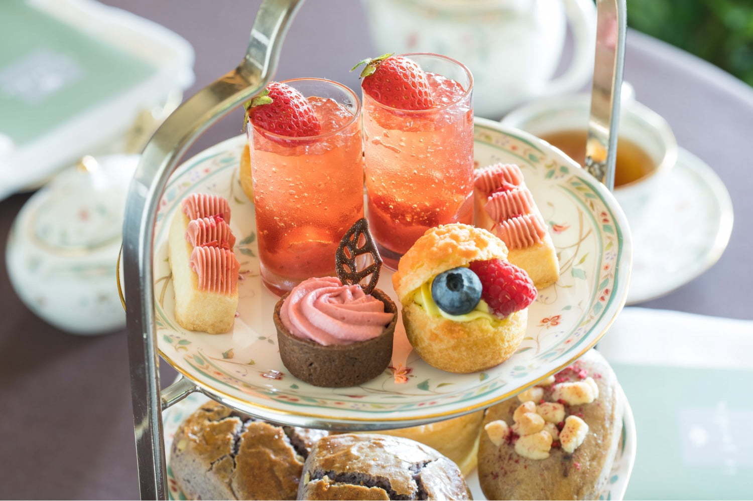 ブルーベリー｜ホテル椿山荘東京“ベリー尽くし”のアフタヌーンティー、苺入りゼリー＆ミックスベリーのタルトなど