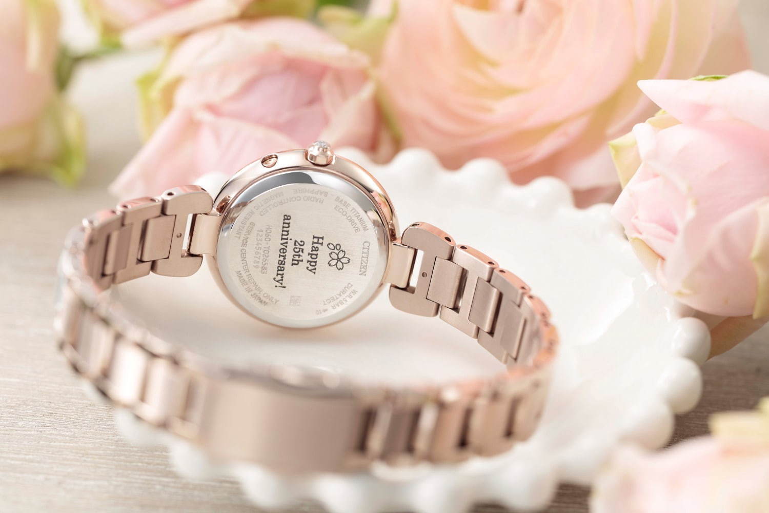 シチズン クロスシー“桜”モチーフの限定腕時計、“花開く瞬間”を描いた文字板＆サクラピンクのケース｜写真13