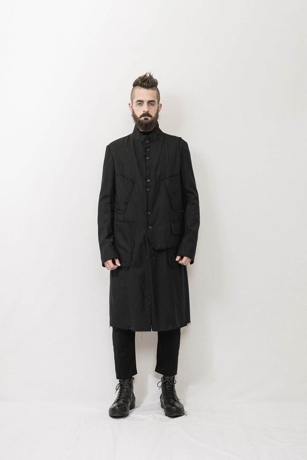 ヌード：マサヒコマルヤマ 2021-22年秋冬｜ スタンド/ノーカラーコート