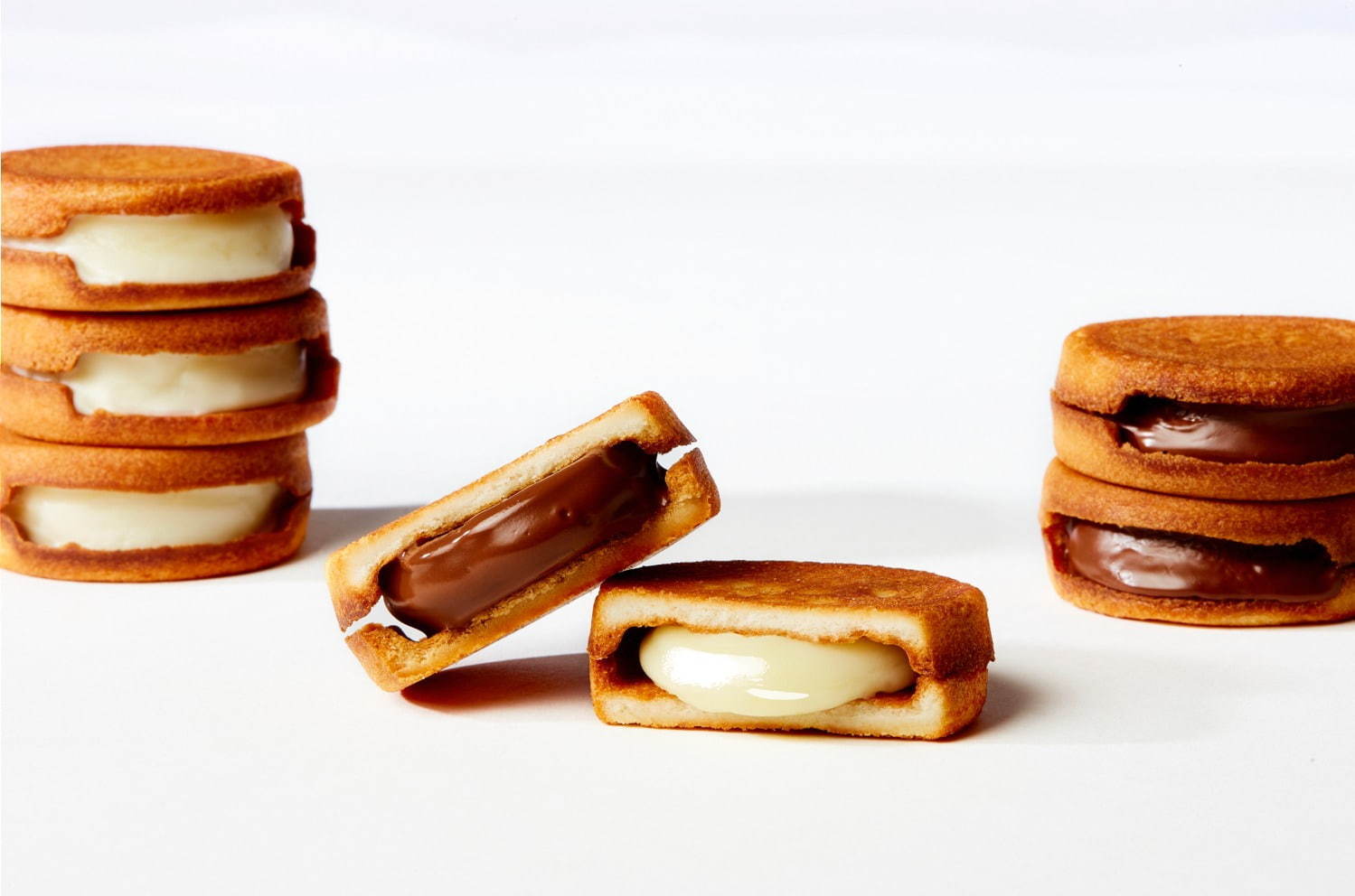 スノーサンド 冬しか味わえない なめらか生チョコ入りカリカリクッキーが池袋 横浜に限定登場 ファッションプレス