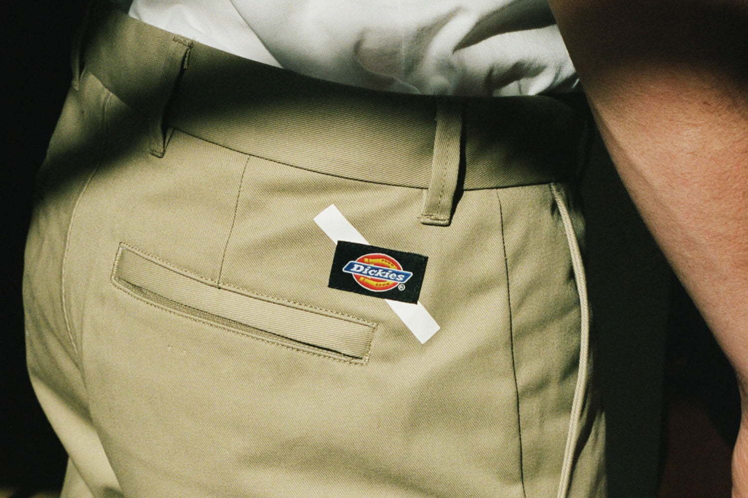 パンツ は クロップド と