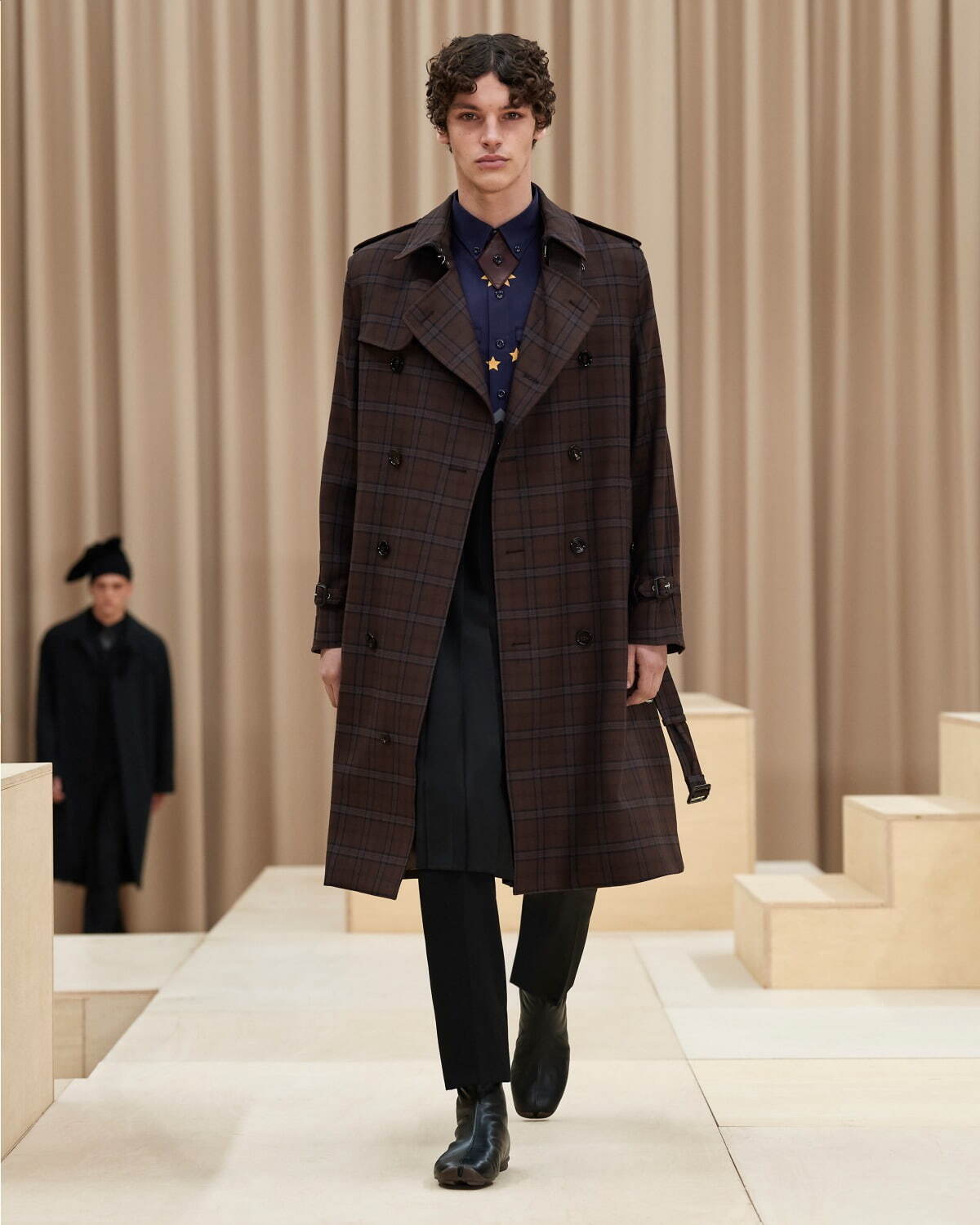 バーバリー(BURBERRY) 2021-22年秋冬メンズコレクション シルエット - 写真5