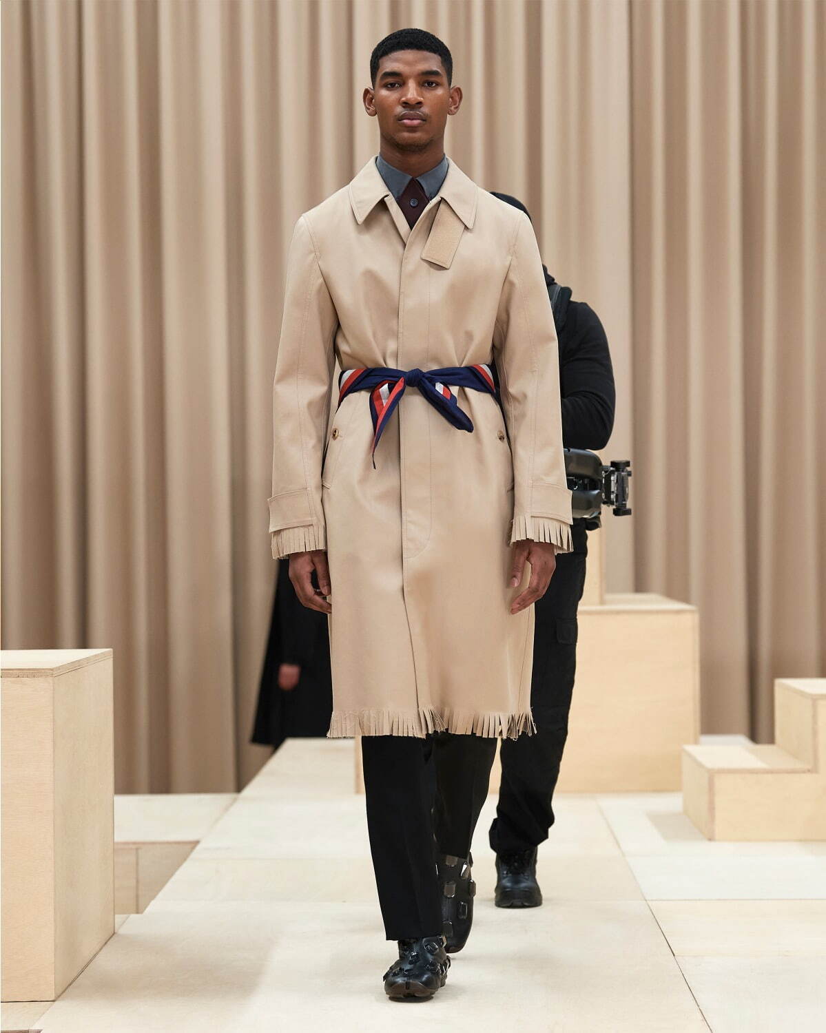 バーバリー(BURBERRY) 2021-22年秋冬メンズコレクション シルエット - 写真17