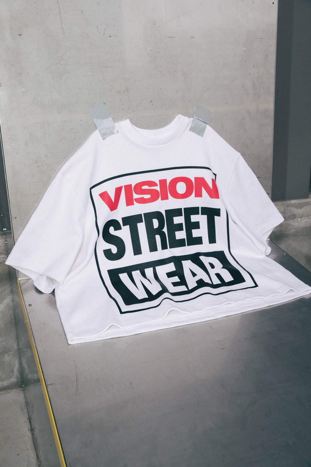 アンリアレイジ×ヴィジョン ストリート ウェア“150%拡大”させたロゴTシャツやスウェット｜写真8