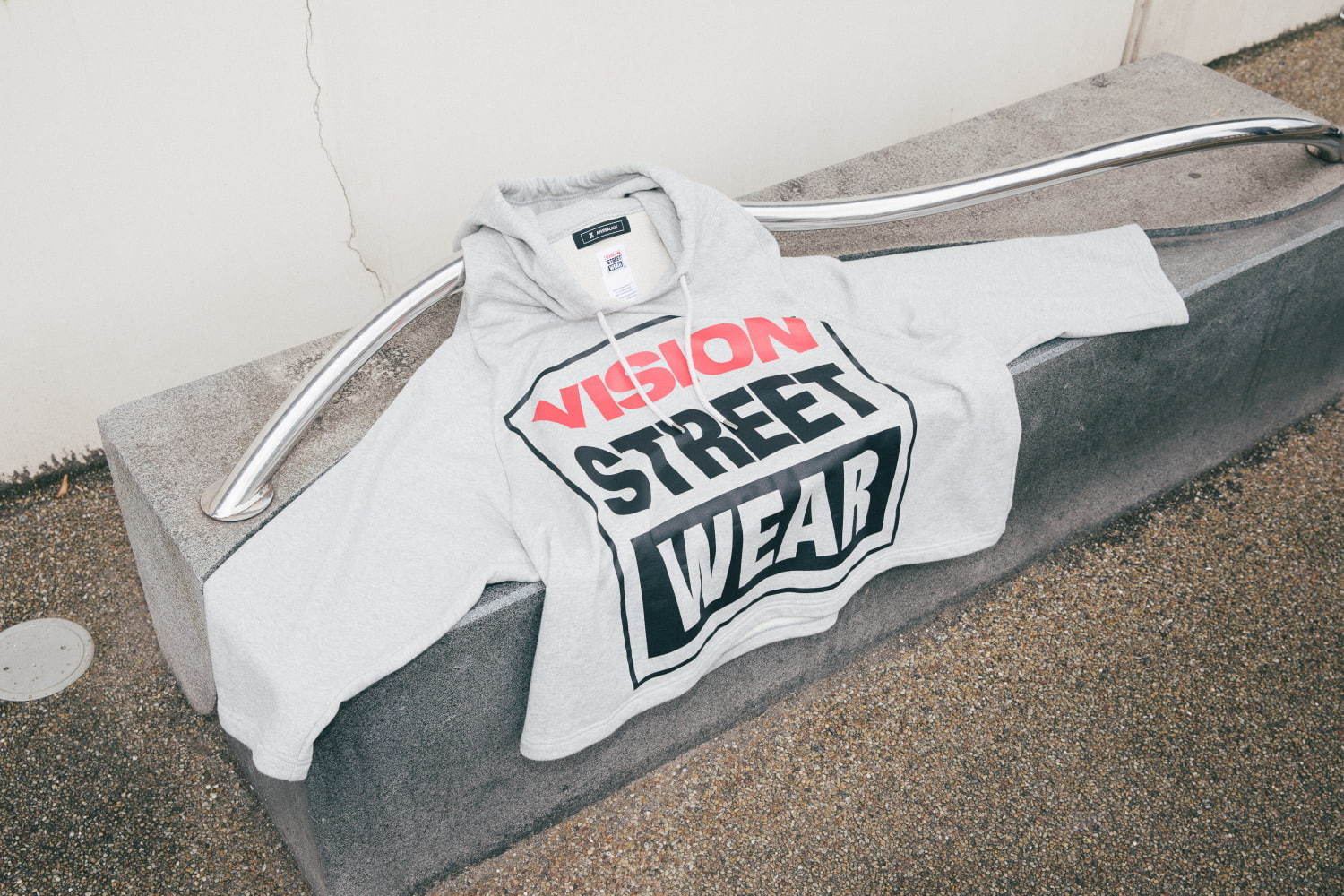 アンリアレイジ×ヴィジョン ストリート ウェア“150%拡大”させたロゴTシャツやスウェット｜写真4