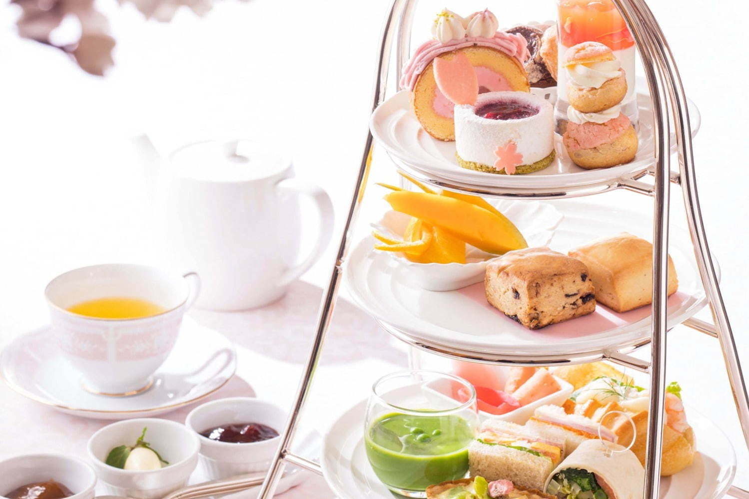 横浜ベイホテル東急「桜 アフタヌーンティー」