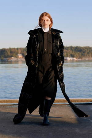 ホルツワイラー(HOLZWEILER) 2021-22年秋冬ウィメンズ&メンズコレクション  - 写真1