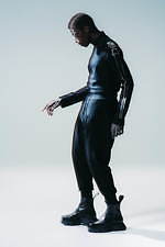 ユリウス 2021-22年秋冬コレクション - 抑圧を跳ね返す力強さ、研ぎ澄まされた佇まい｜写真9