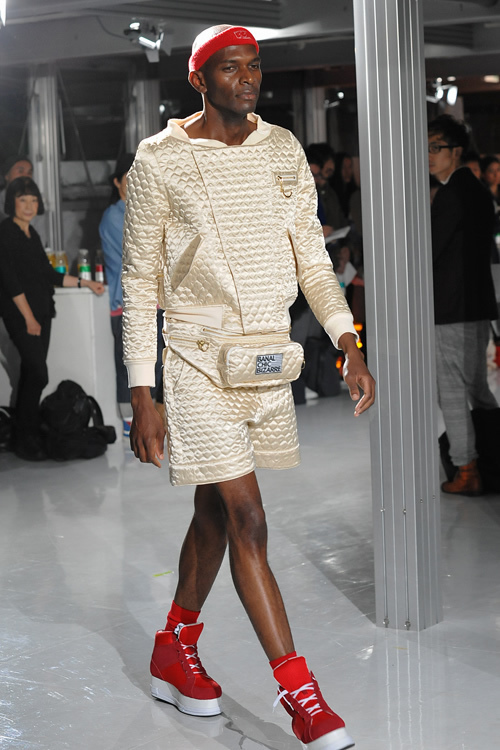 バナル シック ビザール 2010年春夏<span>コレクション</span> - 写真11