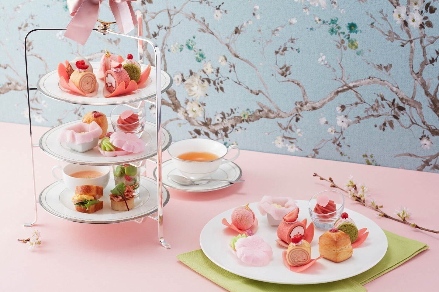 「桜ピンクアフタヌーンティーセット」グランドニッコー東京 台場で、桜のロールケーキや桜最中など