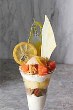 ウェスティンホテル東京の春限定パフェ、ブランデー香る“フランボワーズ×ピスタチオ”など｜写真10