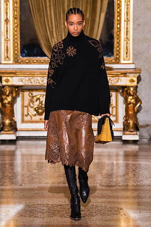 エルマンノ シェルヴィーノ(ERMANNO SCERVINO) 2021-22年秋冬ウィメンズコレクション  - 写真13