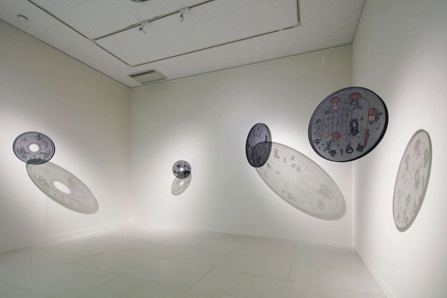 碓井ゆい《shadow of a coin》2013-2018 個人蔵 撮影:木暮伸也