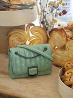 ロンシャン”ふわふわブリオッシュ”着想のキルティングバッグ、くすみグリーンや鮮やかレッド｜写真8