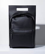 ユナイテッド トウキョウから“フィギュアのパッケージ”着想の新2WAYメンズバッグ｜写真6