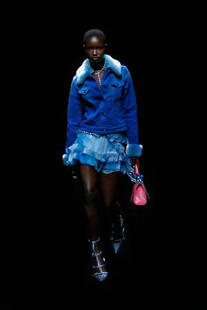 ブルマリン(Blumarine) 2021-22年秋冬ウィメンズコレクション  - 写真19