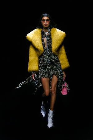 ブルマリン(Blumarine) 2021-22年秋冬ウィメンズコレクション  - 写真25