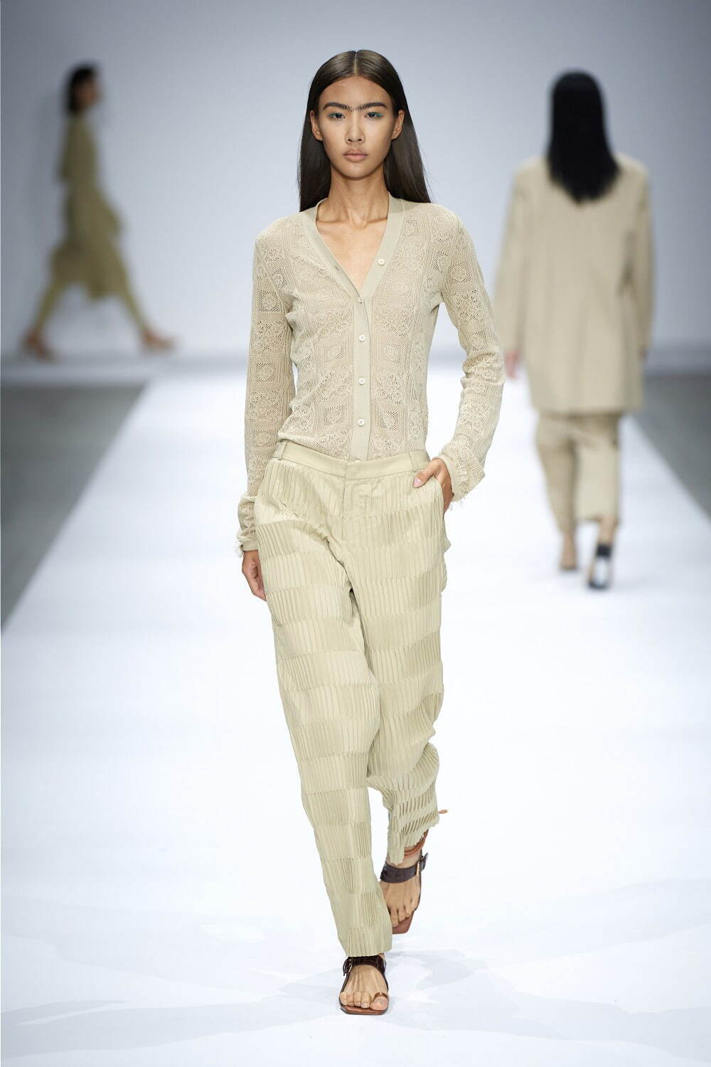 “フリーダ・カーロの絵画”や“メキシコの花”に着想を得た、JNBY 2021春夏の新作｜写真19