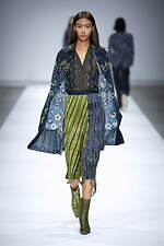 “フリーダ・カーロの絵画”や“メキシコの花”に着想を得た、JNBY 2021春夏の新作｜写真35