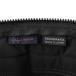 ポーターとヨウジヤマモトが初コラボ、大胆なファスナー×チェーンを配した“マットブラック”バッグ｜写真25