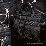 ポーターとヨウジヤマモトが初コラボ、大胆なファスナー×チェーンを配した“マットブラック”バッグ｜写真93