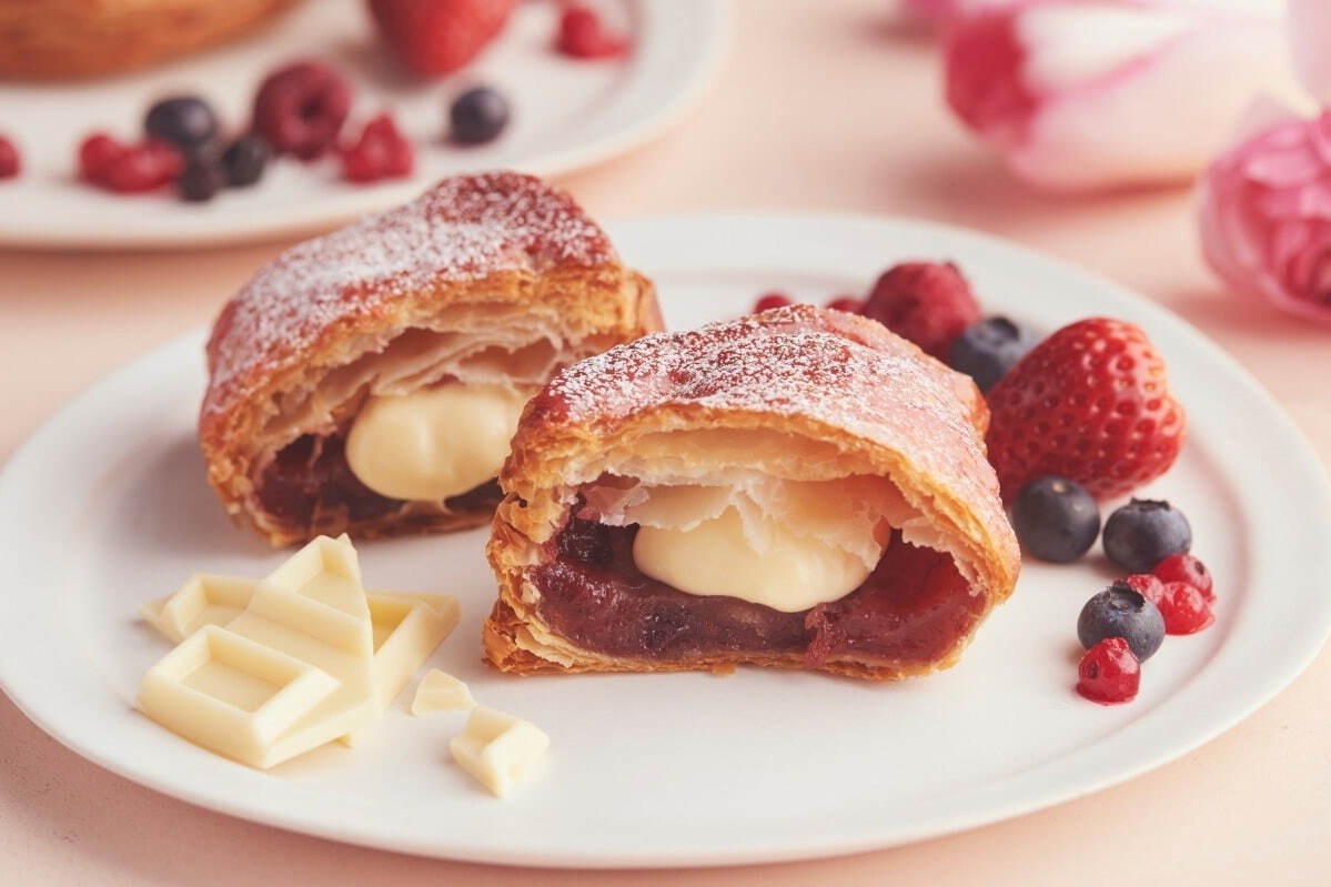 リンゴ「焼きたてホワイトチョコカスタードベリーパイ」