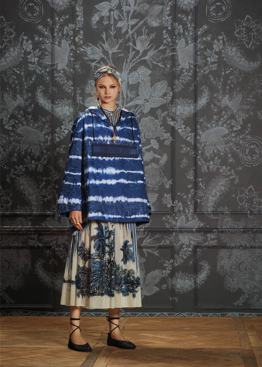 ディオール“パームツリー”刺繍の「ブックトート」バッグやスニーカー、伊勢丹新宿店で限定ストアも｜写真23